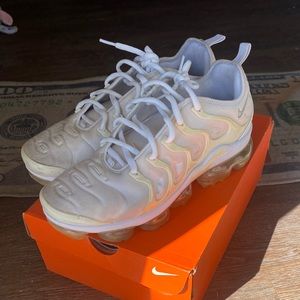 Nike vapor max all white